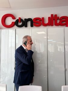 Reunión estratégica sobre rentabilidad con el equipo líder de Consulta Franquicias.